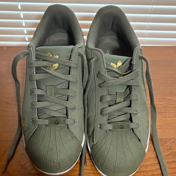 Adidas Olive Sneakers with Gold Details - Picture 1 of 5